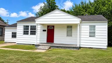 Main picture of 1111 Jet Dr