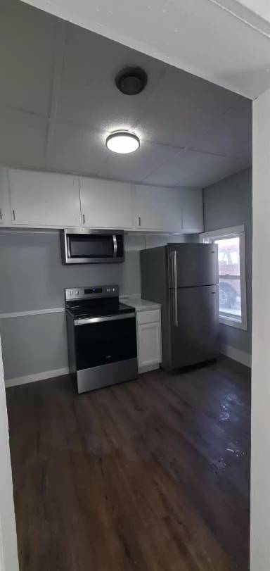 Main picture of 749 Plum St