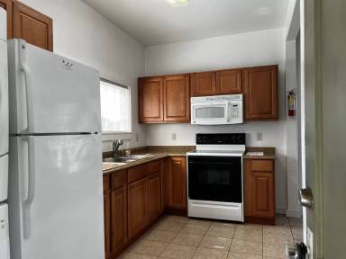 Main picture of 3650 Spear Ave