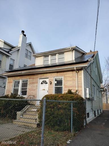 Main picture of 15 Unity Ave