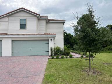Main picture of 671 Bay Leaf Dr