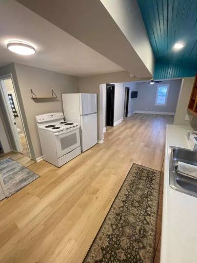 Main picture of 2622 E 2nd St