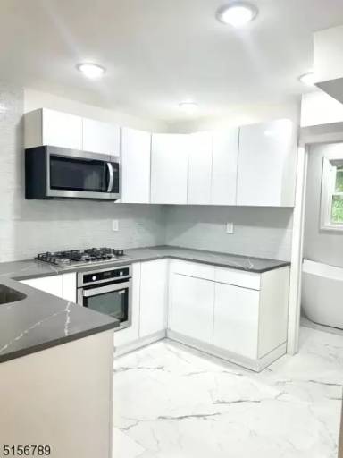 Main picture of 659 Nassau St