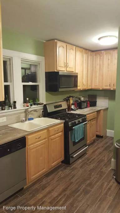 Main picture of 801 Dwight St