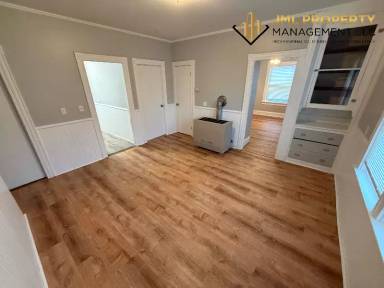 Main picture of 117 Irving St