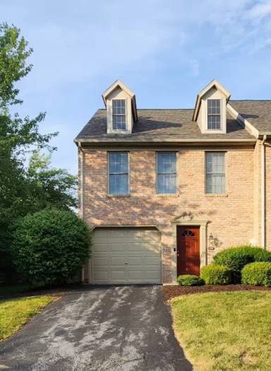 Main picture of 1250 Hunters Ridge Dr