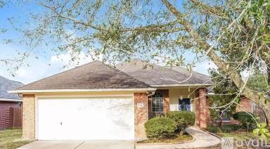 Main picture of 814 Courtside Dr W