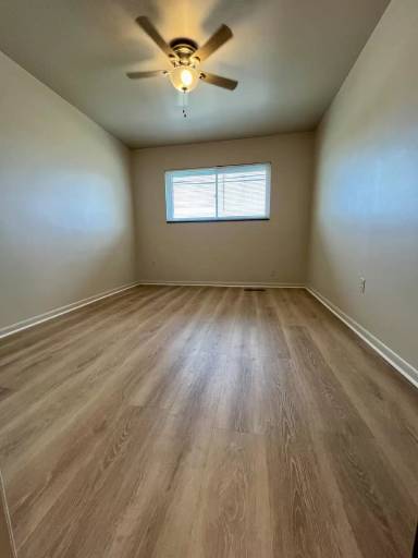 Main picture of 25740 Lawrence