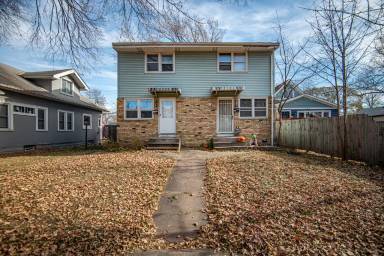 Main picture of 725 Jackson St NE