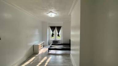Main picture of 35 Shepherd Ave