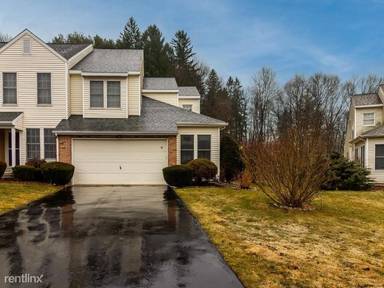 Main picture of 7 Tupelo Dr