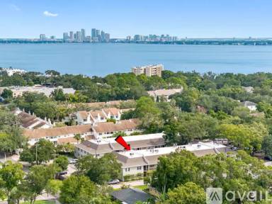 Main picture of 5221 Bayshore Blvd
