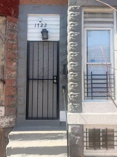 Main picture of 1726 N Monroe St