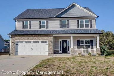 Main picture of 120 Camelot Dr