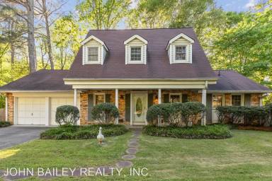 Main picture of 1385 Bubbling Creek Rd NE