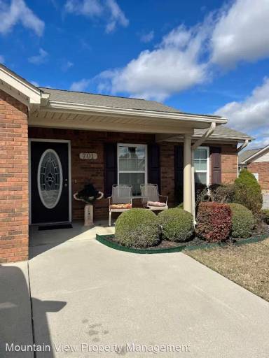 Main picture of 701 Applebrook Dr