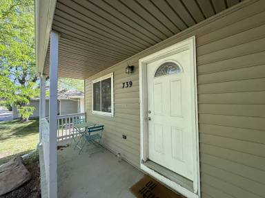 Main picture of 747 Ponderosa Dr
