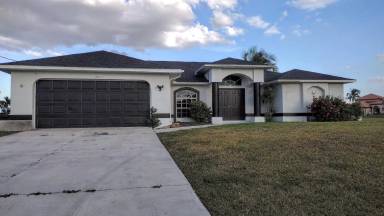 Main picture of 2711 NW 45th Pl