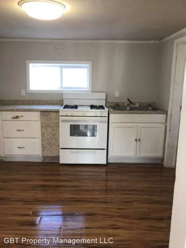 Main picture of 650 W Lubbock St