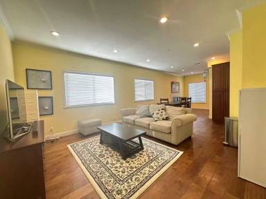 Main picture of 58 S Altadena Dr
