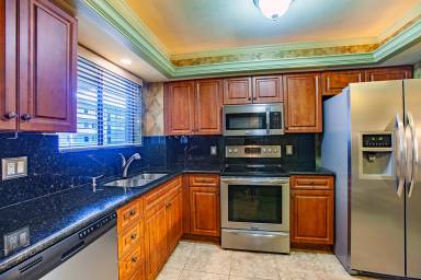 Main picture of 2121 Collier Ave