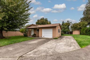 Main picture of 33333 SW Mountain Way