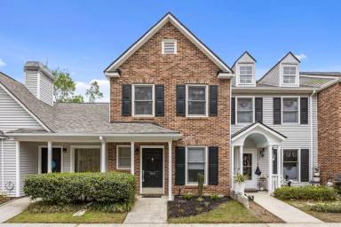 Main picture of 903 Reserve Way