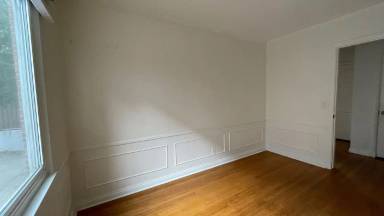 Main picture of 10959 Roebling Ave