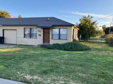 Main picture of 204 3rd St