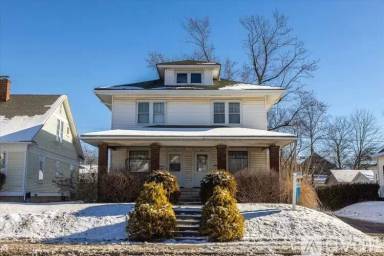 Main picture of 825 S 9th St