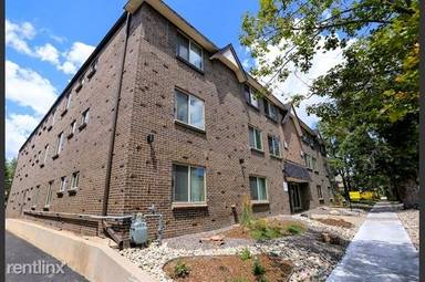 Main picture of 156 S Washington St