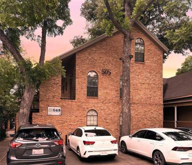 Main picture of 505 W 18th St