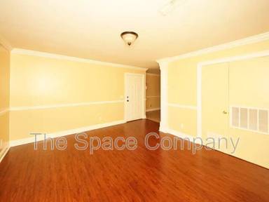 Main picture of 995 King St