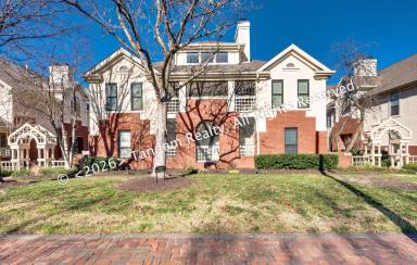 Main picture of 937 Russell St