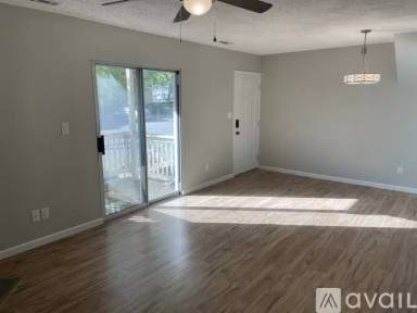 Main picture of 1470 Oriole Pl