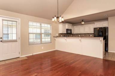 Main picture of 3908 SW Ridgepointe Ave