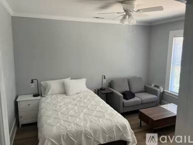 Main picture of 440 N May St