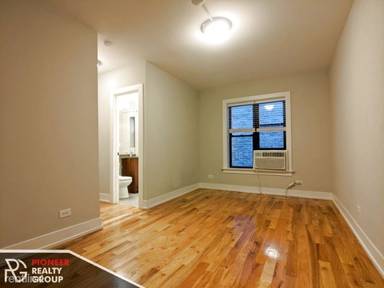 Main picture of 427-33 W Belden Ave