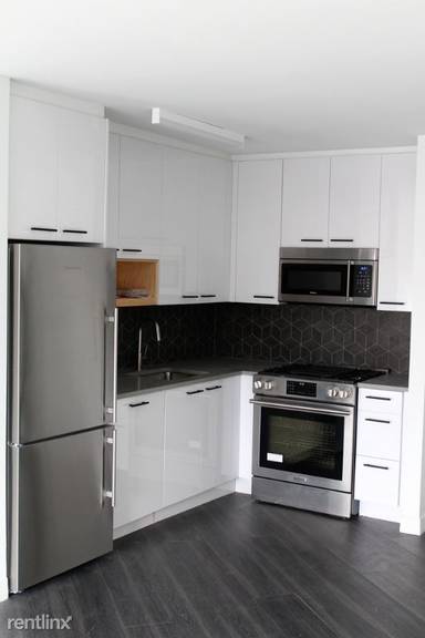 Main picture of 250 East Houston