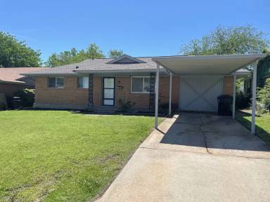 Main picture of 712 SW 4th Pl