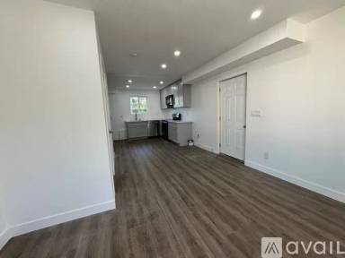 Main picture of 380 N 13th St