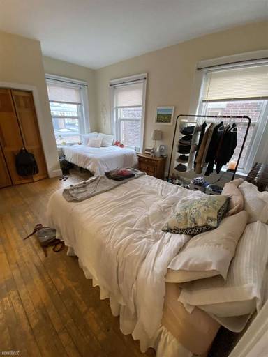 Main picture of 465 Park Dr