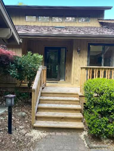 Main picture of 1103 Red Oak Dr
