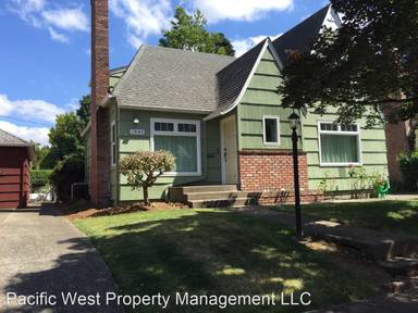 Main picture of 1580 18th St NE