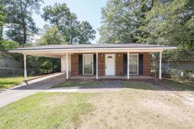 Main picture of 2937 Urban Ave