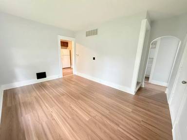 Main picture of 801 Samantha St