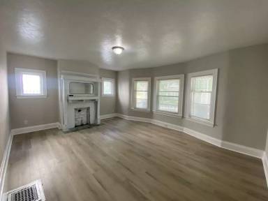 Main picture of 10721 Columbia Ave