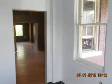 Main picture of 242 Suncrest St