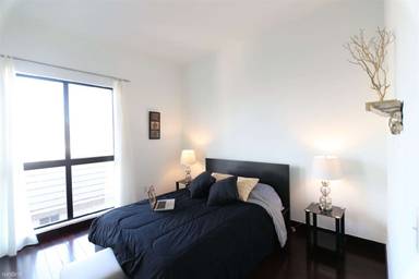 Main picture of 8811 Burton Way