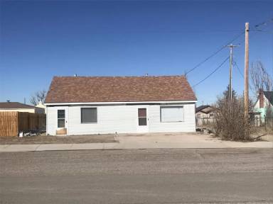 Main picture of 413 W 5th St